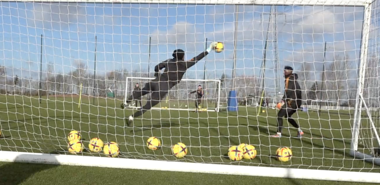 Lee más sobre el artículo Goalkeepers Leeds United 2v2+1 Battle GK