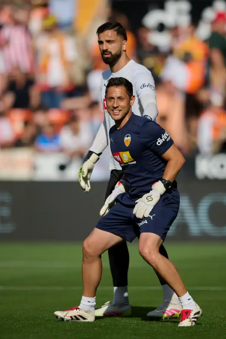 Read more about the article Valencia CF Entrenamiento Porteros 2024-25